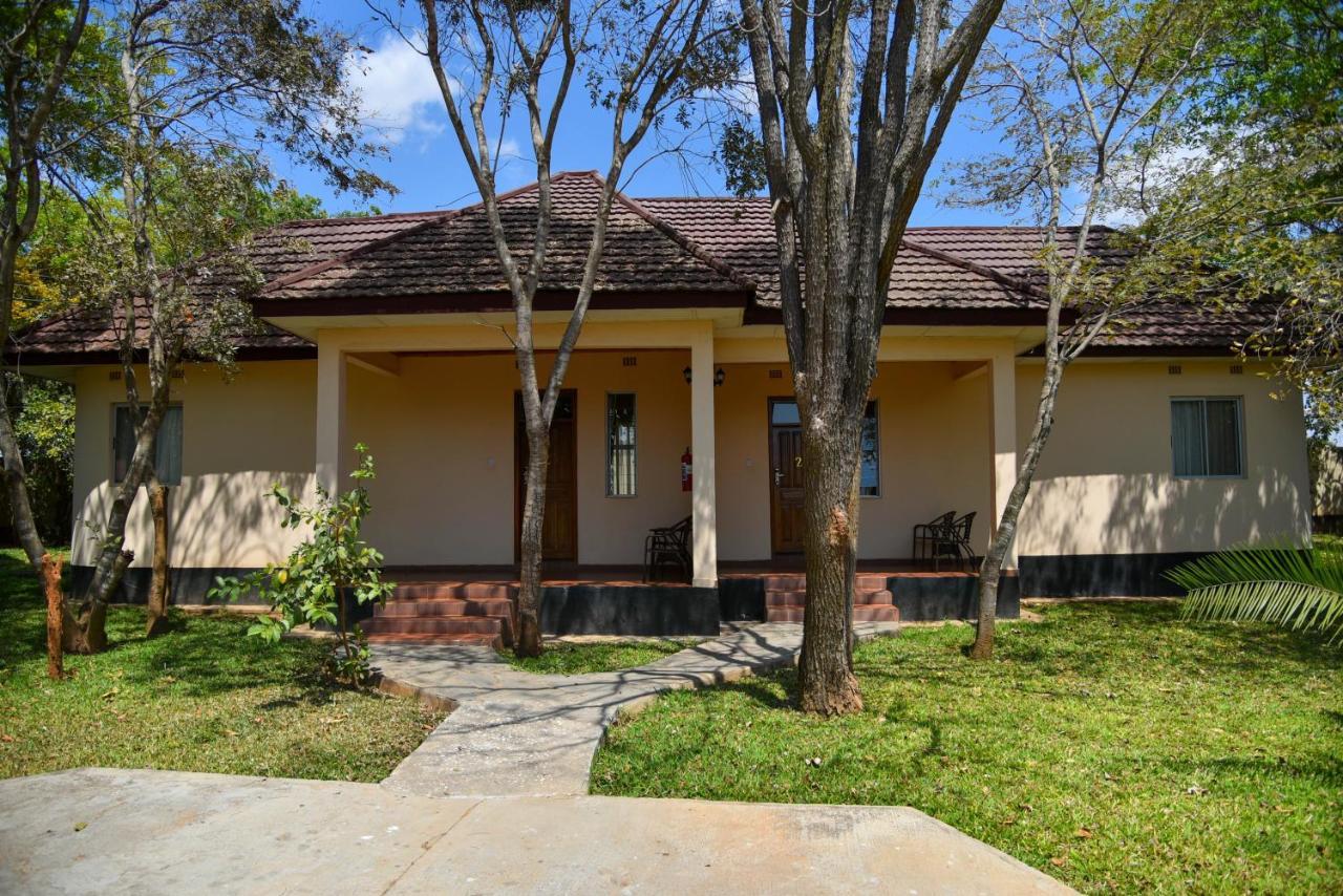 Chamba Valley Exotic Hotel Lusaka Bagian luar foto