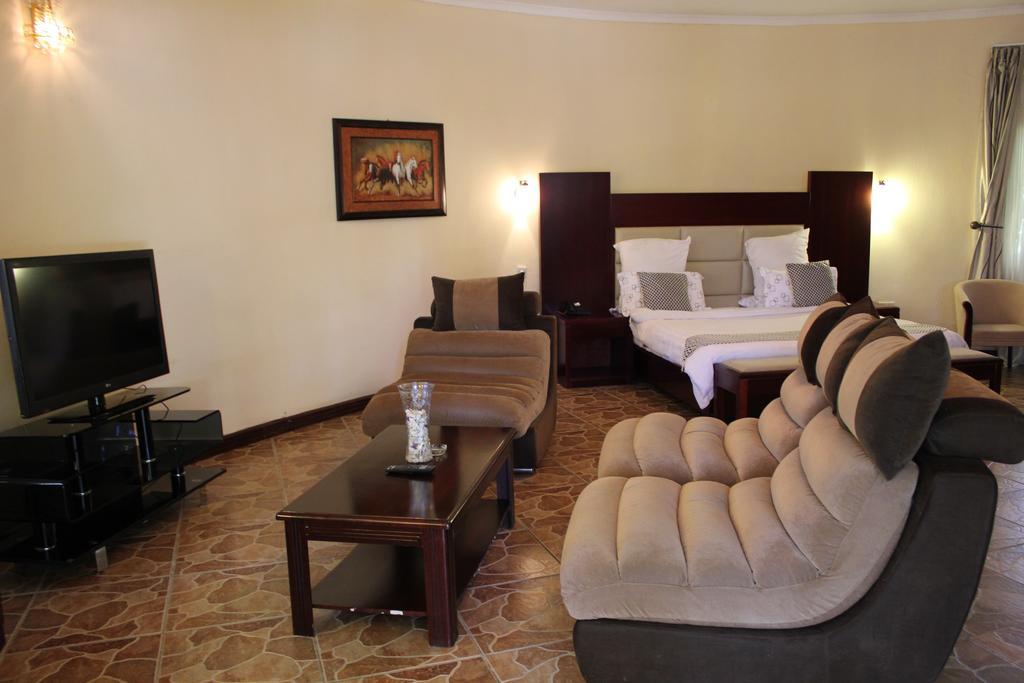 Chamba Valley Exotic Hotel Lusaka Bagian luar foto